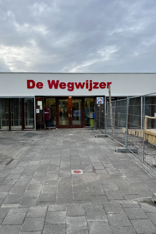 kitwerk bij de wegwijzer
